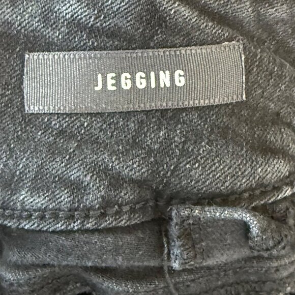 Torrid Women's Premium Distressed High Rise Stretch Black Denim Jegging Size 28R - Picture 6 of 11